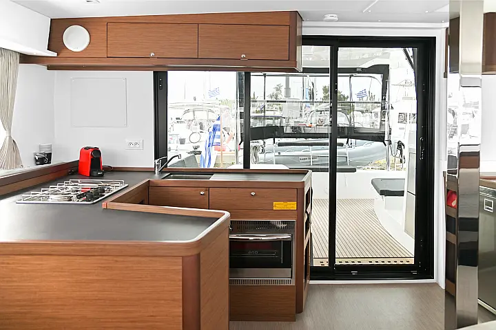 Lagoon 42 - 