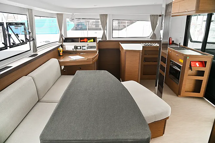 Lagoon 42 - 