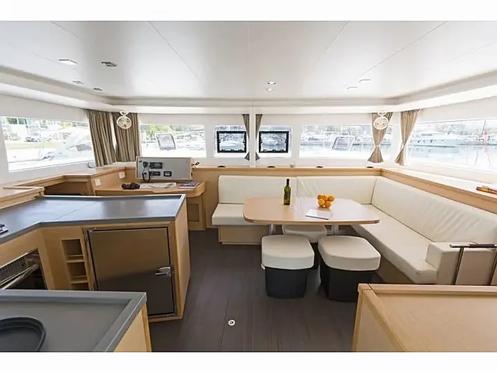 Lagoon 450 Fly - Anna Tessa  - External image