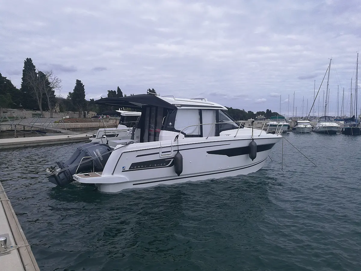Merry Fisher 895