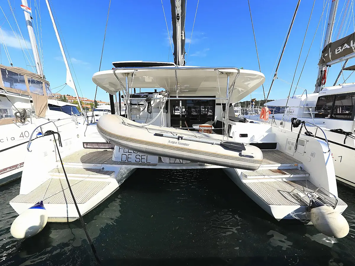 Lagoon 42
