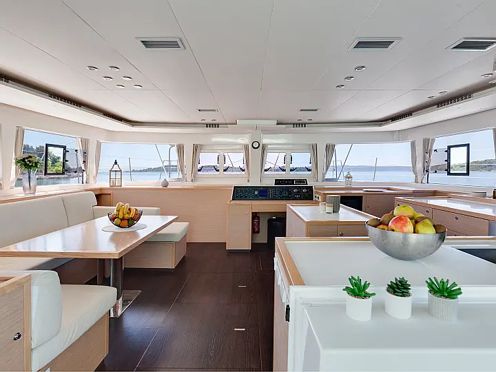 Lagoon 560 - Cool Change  - External image