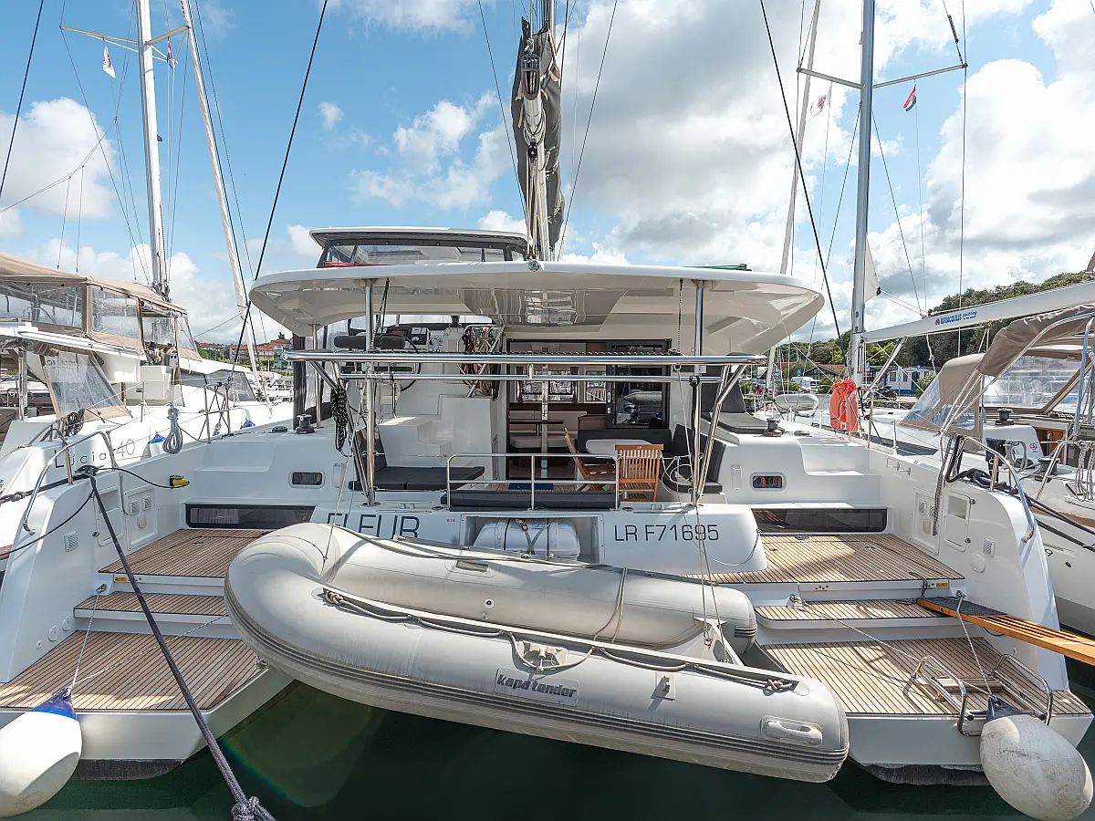 Lagoon 42