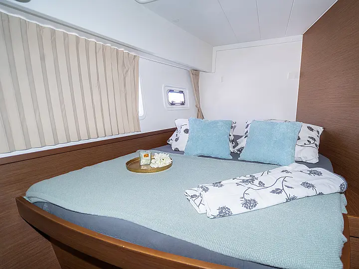 Lagoon 42 - 