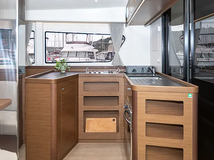Lagoon 42 - 