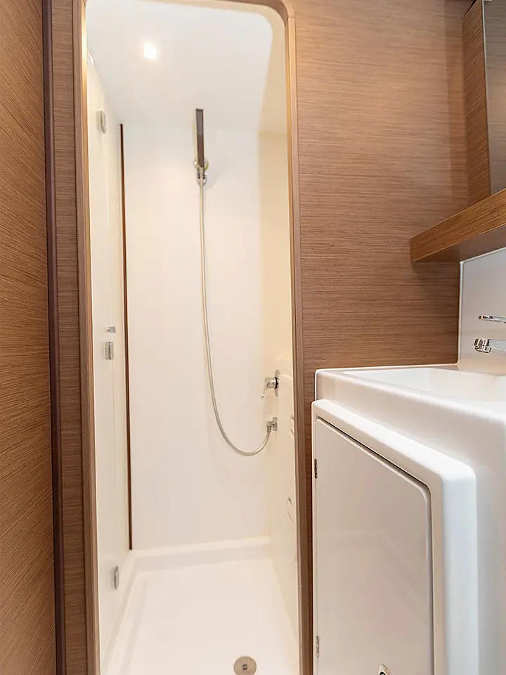 Lagoon 42 - 