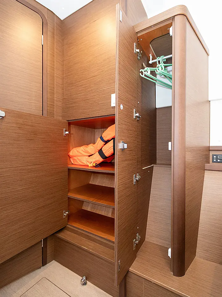 Lagoon 42 - 