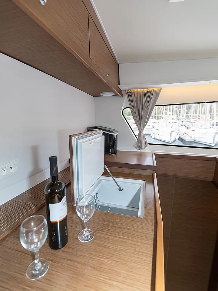 Lagoon 42 - 