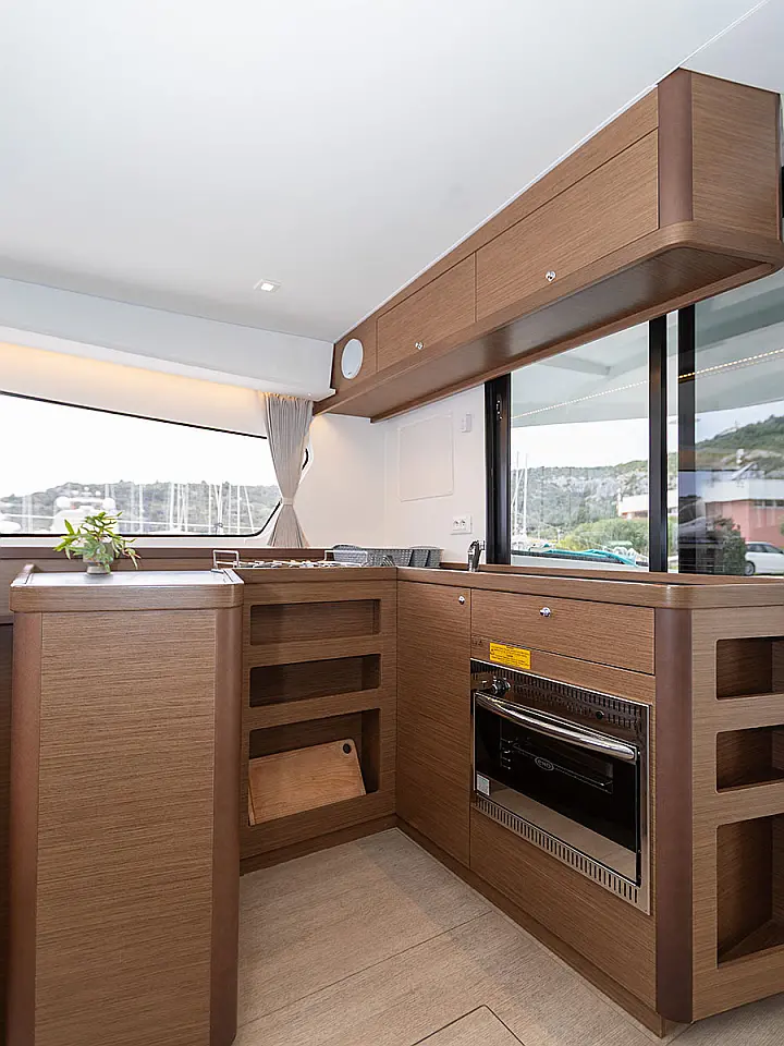 Lagoon 42 - 