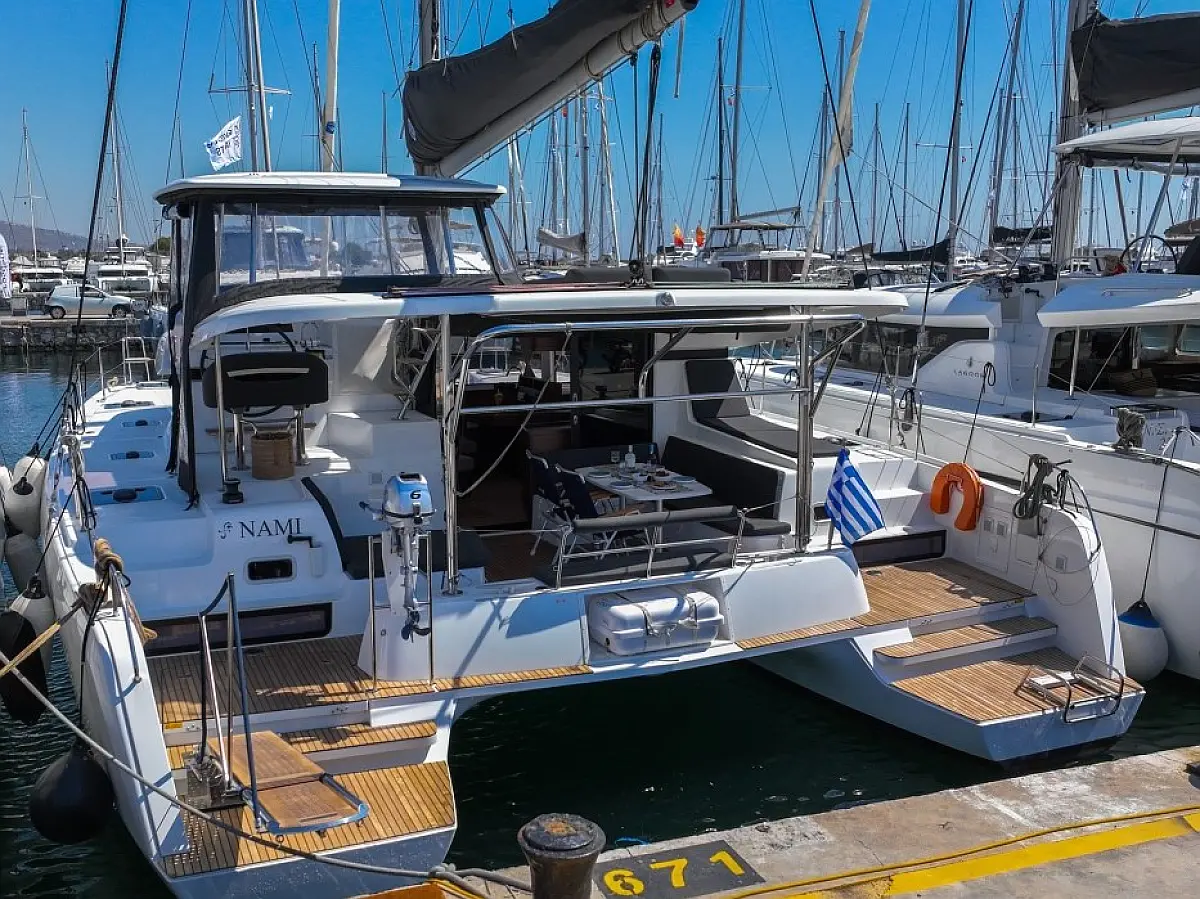 Lagoon 42