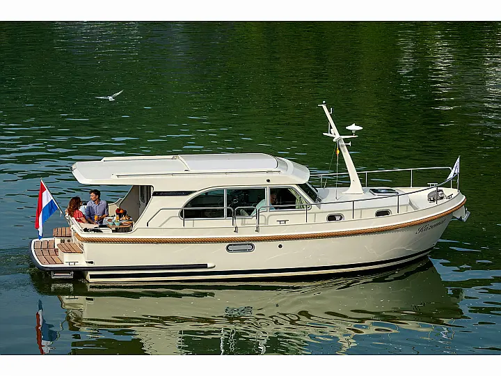 Linssen Grand Sturdy 30.0 Sedan Intero - Amy  - External image
