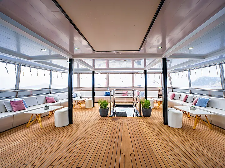 Luxury Motor Yacht - Diamond  - External image