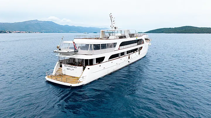 Luxury Motor Yacht - 