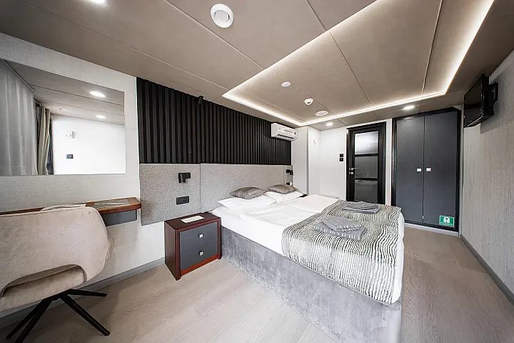 Luxury Motor Yacht - 